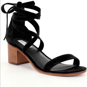 Steve Madden Rizzaa lace up heels